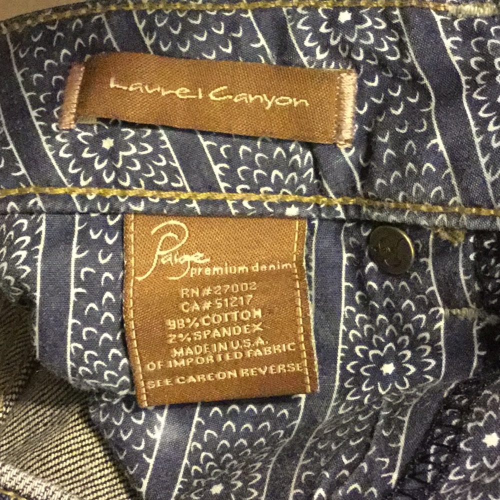 Paige Laurel Canyon jeans 💙 - Picture 3 of 4